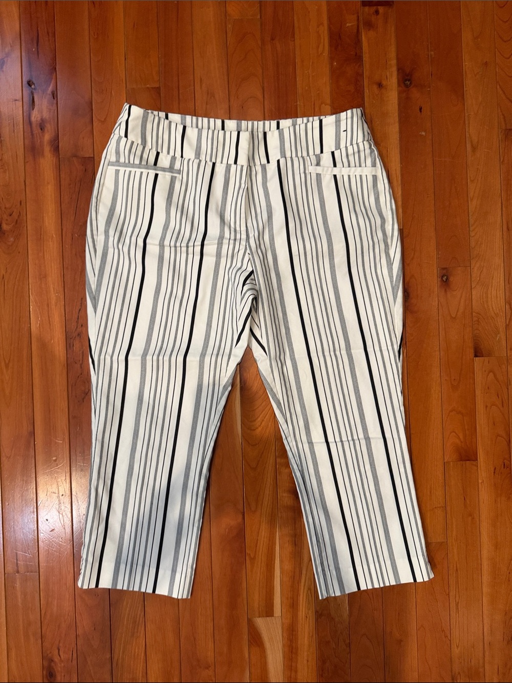 New York & Company Black and White Cropped Pants - 7th Avenue Suiting